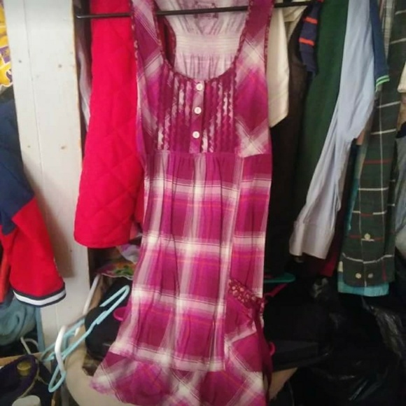 Dresses - Picture 1 of 2